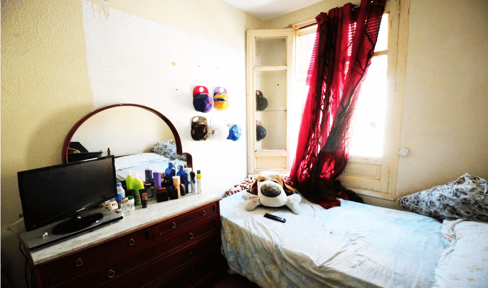 马德里市中心小户型公寓朝南采光极佳实景拍摄图卧室