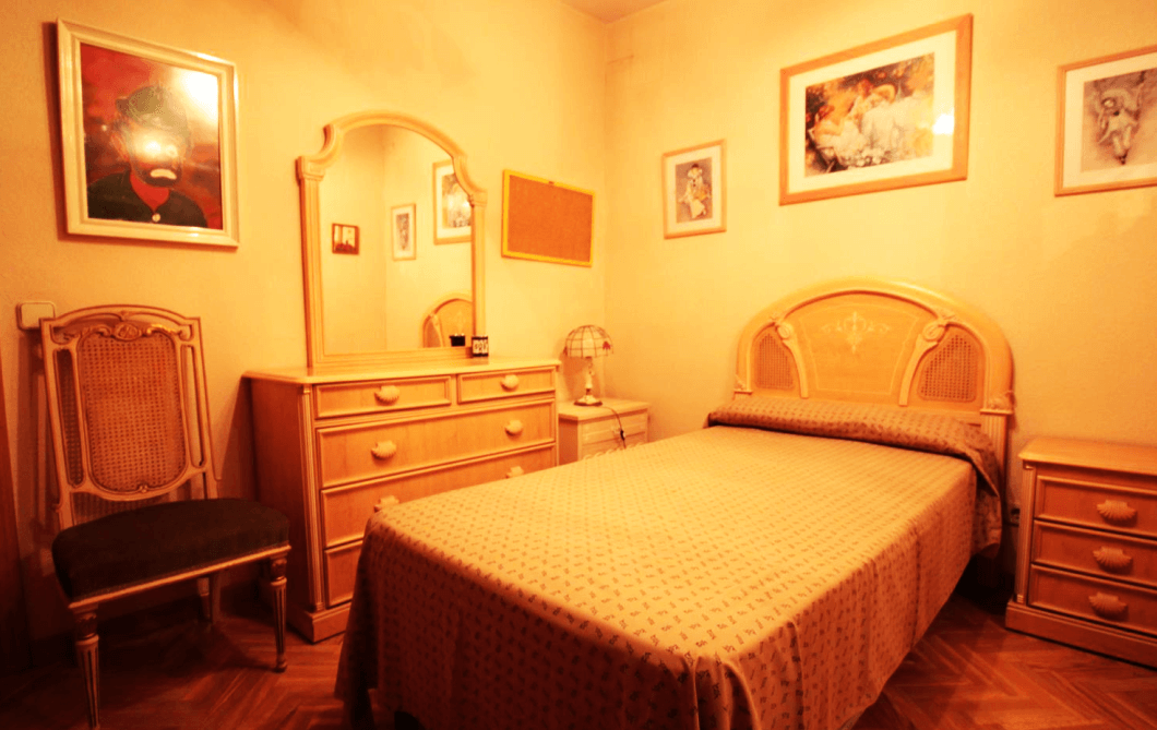 马德里三环边优质精装三居南北朝向采光极佳房产实景拍摄图主卧