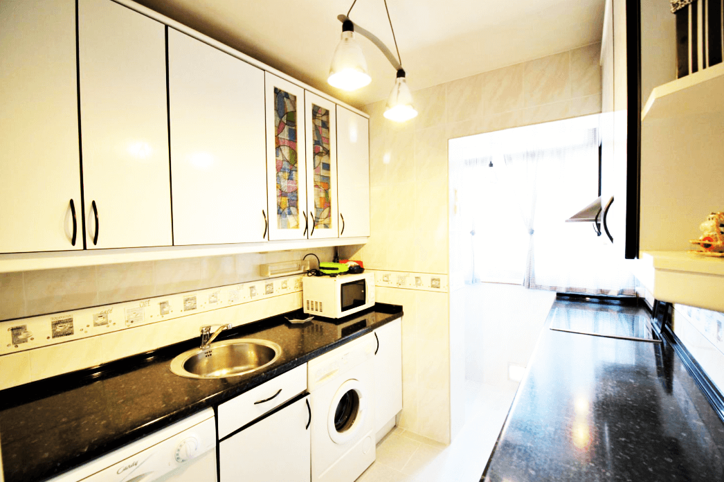 马德里西南生活区超值大三居高回报投资首选房产实景拍摄图厨房