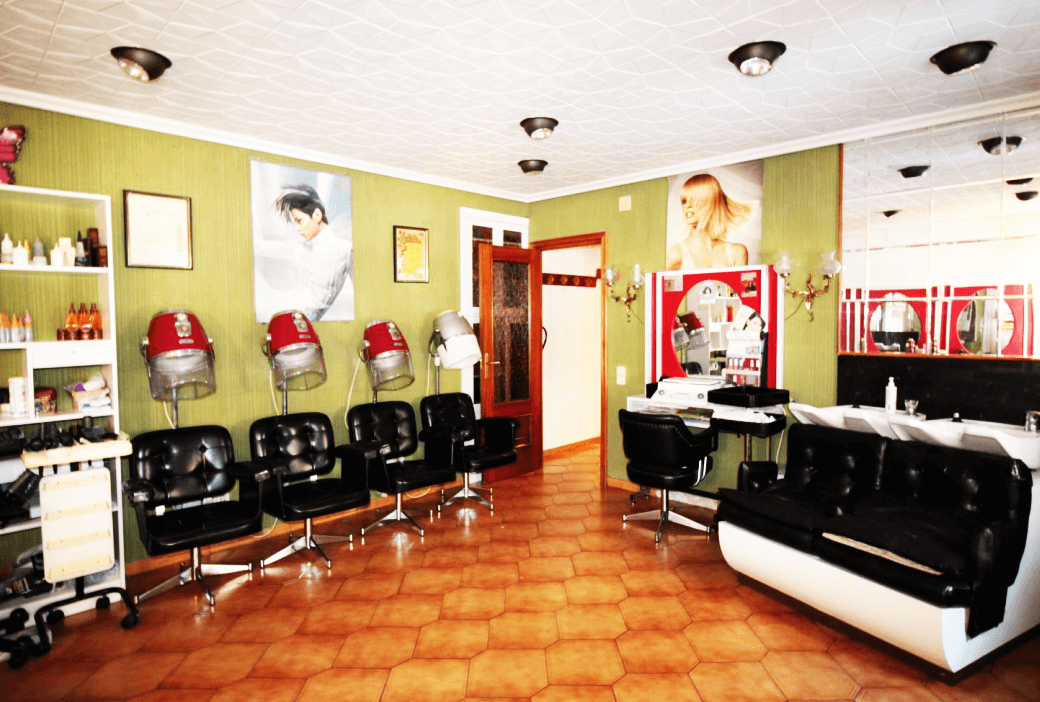 马德里西南生活区超值小户型公寓高回报投资首选房产实景拍摄图客厅